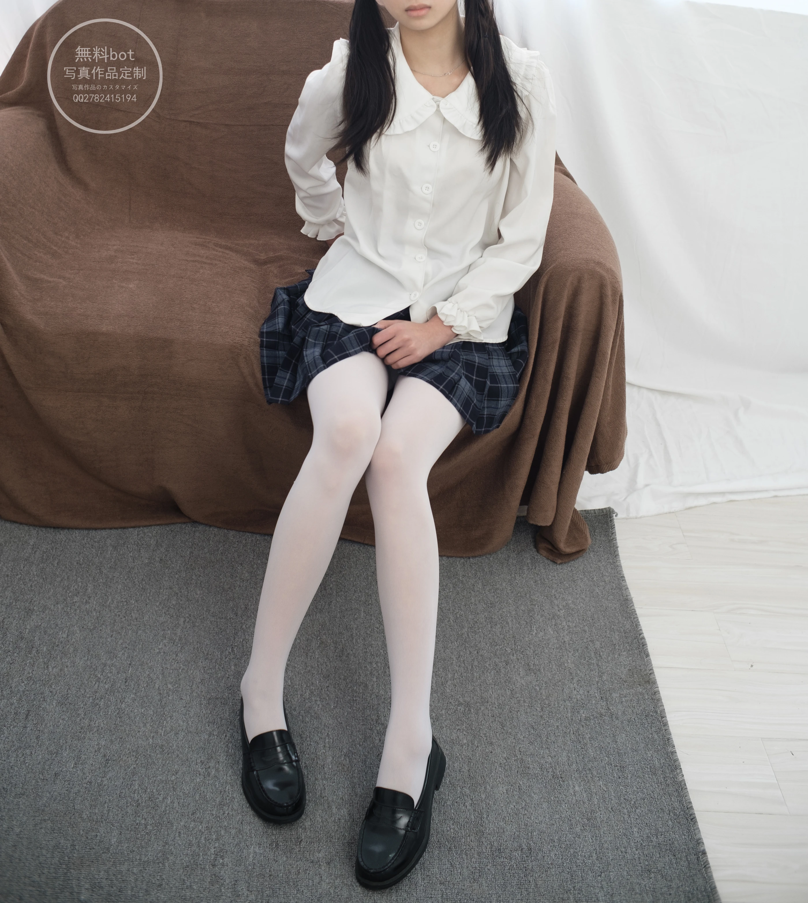 森萝财团 有料 NO.018 吸吸 白丝少女的百褶裙 [71P] 2